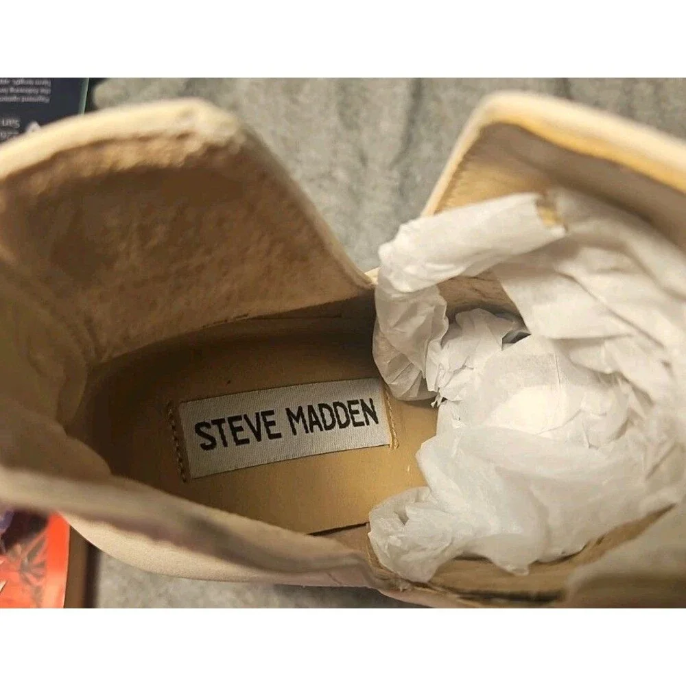 Never Worn NWT Steve Madden Novita Women's Booties, Bone Size 6 Pointed Toe